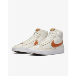 Nike  Blazer Low DA4934 White/White/Black/Light Bone