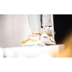 Nike Air Max 97 SE Metallic AQ4137
