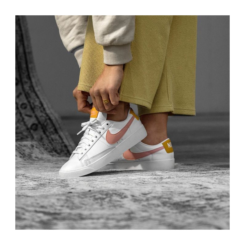Nike Blazer Mid '77 Vintage AV9370 Bianco/Rosa